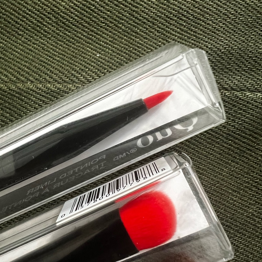 Quo Makeup Brushes (2x25